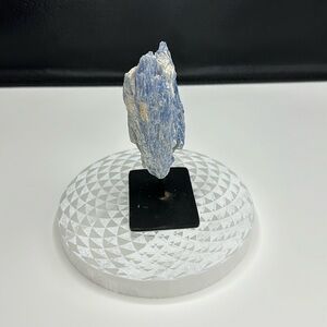 Kyanite on stand